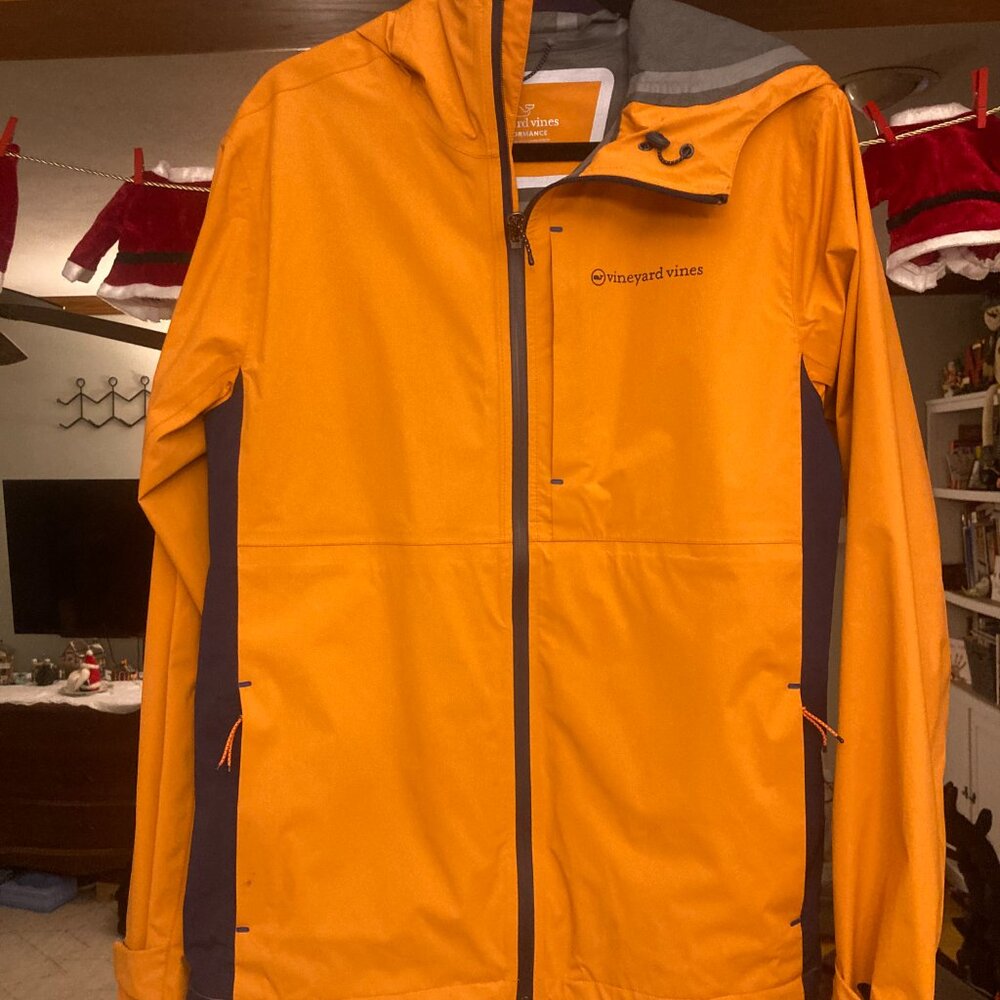 Men’s Medium Vineyard Vines On-The-Go Packable Rain Shell – Orange
